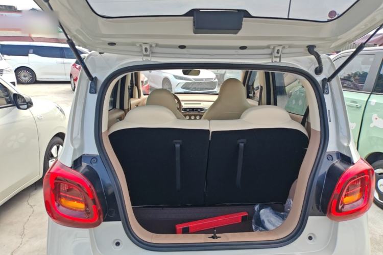 Used Wuling Hongguang MINIEV 2025 Four-Door Version Advanced Edition Trunk