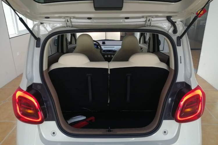 Used Wuling Hongguang MINIEV 2025 Four-Door Version Advanced Edition Trunk
