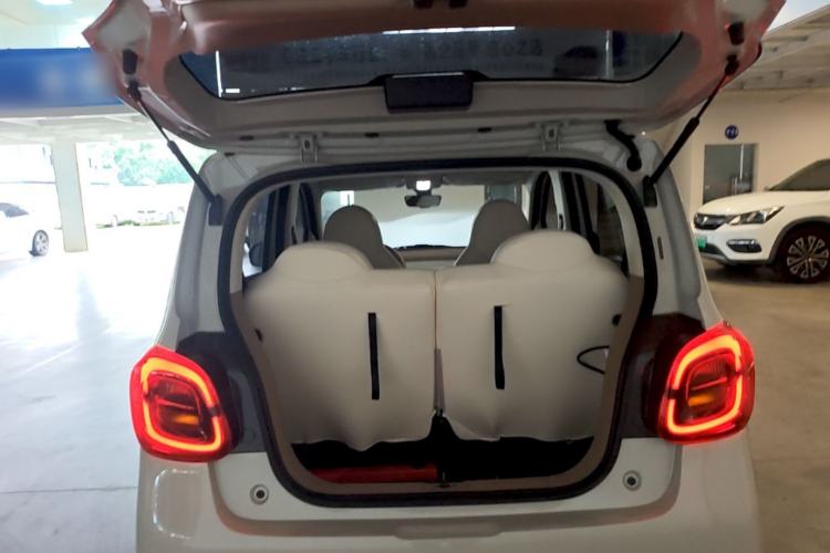 Used Wuling Hongguang MINIEV 2025 Four-Door Version Advanced Edition Trunk