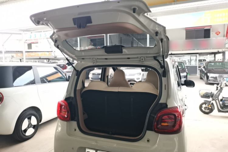 Used Wuling Hongguang MINIEV 2025 Four-Door Version Advanced Edition Trunk