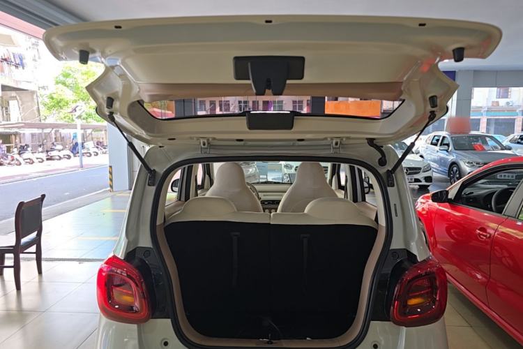Used Wuling Hongguang MINIEV 2025 Four-Door Version Advanced Edition Trunk