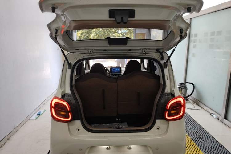 Used Wuling Hongguang MINIEV 2025 Four-Door Version Premium Edition Trunk