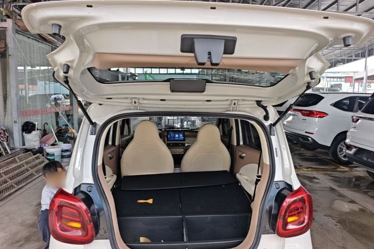 Used Wuling Hongguang MINIEV 2025 Four-Door Version Advanced Edition Trunk