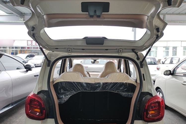 Used Wuling Hongguang MINIEV 2025 Four-Door Version Advanced Edition Trunk