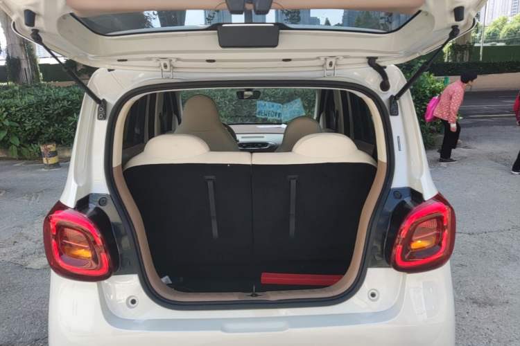 Used Wuling Hongguang MINIEV 2025 Four-Door Version Advanced Edition Trunk