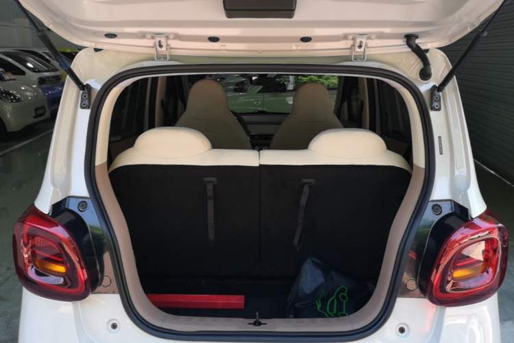 Used Wuling Hongguang MINIEV 2025 Four-Door Version Advanced Edition Trunk