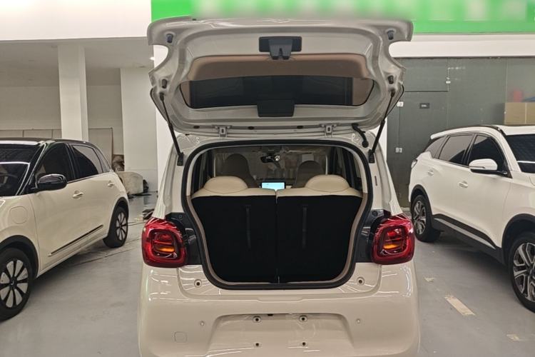 Used Wuling Hongguang MINIEV 2025 Four-Door Version Advanced Edition Trunk
