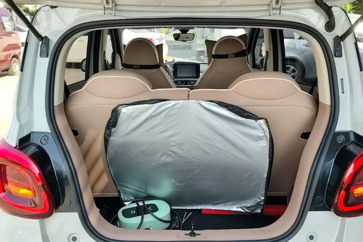 Used Wuling Hongguang MINIEV 2025 Four-Door Version Zhenxiang+ Edition Trunk