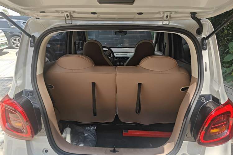 Used Wuling Hongguang MINIEV 2025 Four-Door Version Advanced Edition Trunk