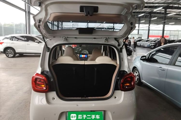 Used Wuling Hongguang MINIEV 2025 Four-Door Version Advanced Edition Trunk