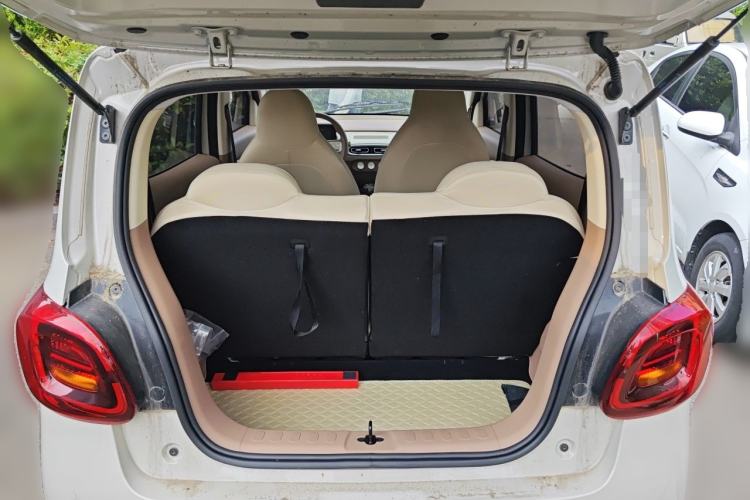 Used Wuling Hongguang MINIEV 2025 Four-Door Version Advanced Edition Trunk