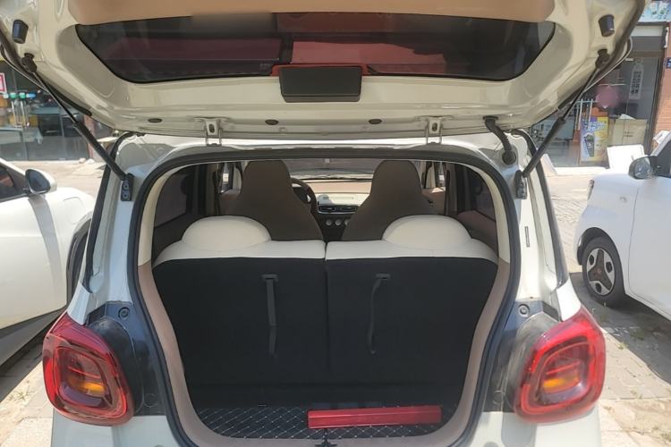 Used Wuling Hongguang MINIEV 2025 Four-Door Version Advanced Edition Trunk