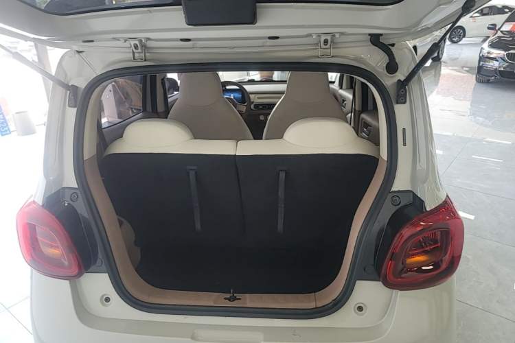 Used Wuling Hongguang MINIEV 2025 Four-Door Version Advanced Edition Trunk