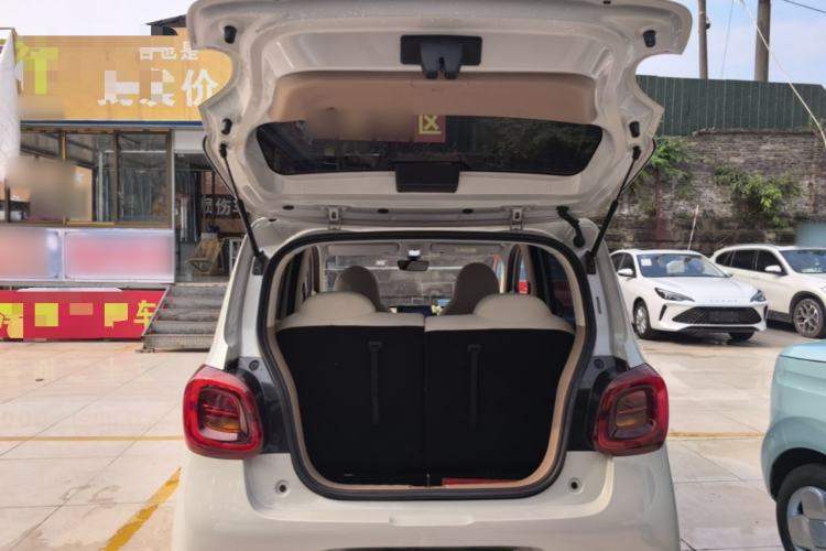 Used Wuling Hongguang MINIEV 2025 Four-Door Version Premium Edition Trunk