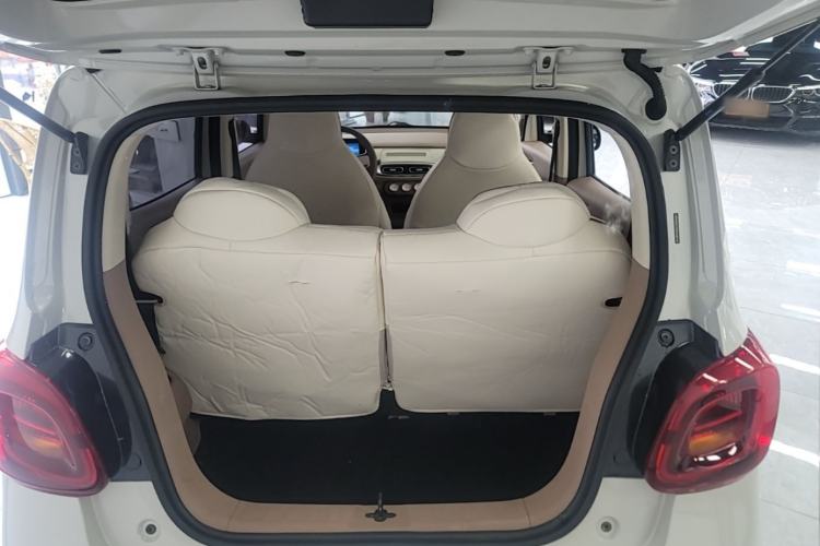Used Wuling Hongguang MINIEV 2025 Four-Door Version Advanced Edition Trunk