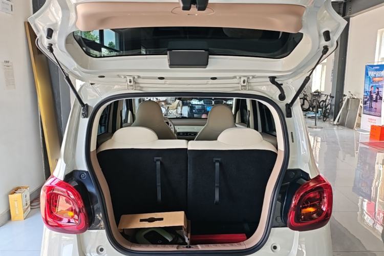 Used Wuling Hongguang MINIEV 2025 Four-Door Version Advanced Edition Trunk