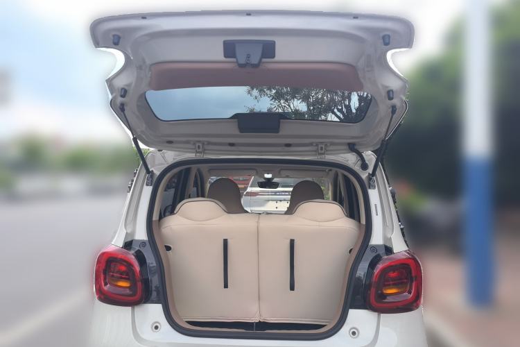 Used Wuling Hongguang MINIEV 2025 Four-Door Version Advanced Edition Trunk