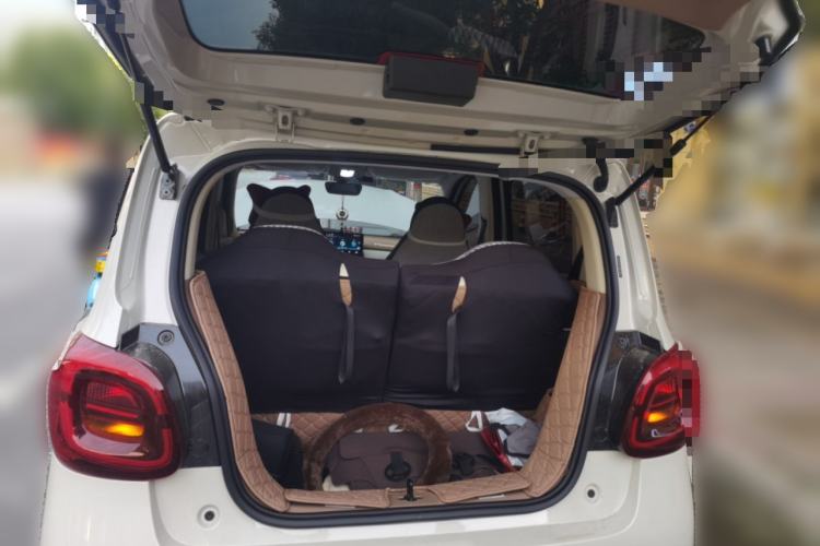 Used Wuling Hongguang MINIEV 2025 Four-Door Version Advanced Edition Trunk