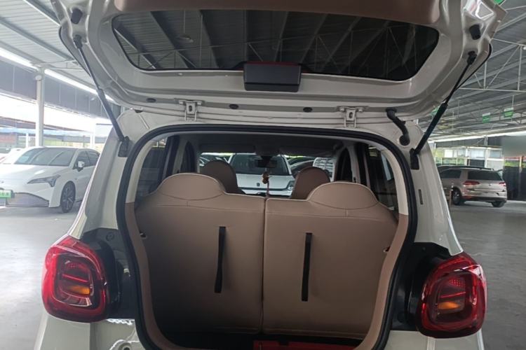 Used Wuling Hongguang MINIEV 2025 Four-Door Version Advanced Edition Trunk