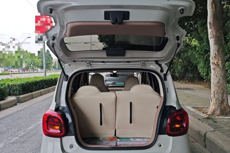 Used Wuling Hongguang MINIEV 2025 Four-Door Version Advanced Edition Trunk