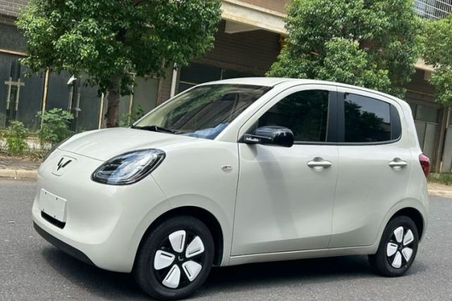 Wuling Hongguang MINIEV 2025 Four-Door Version Advanced Edition с пробегом