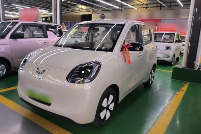 Ojetý Wuling Hongguang MINIEV 2025 Four-Door Version Advanced Edition
