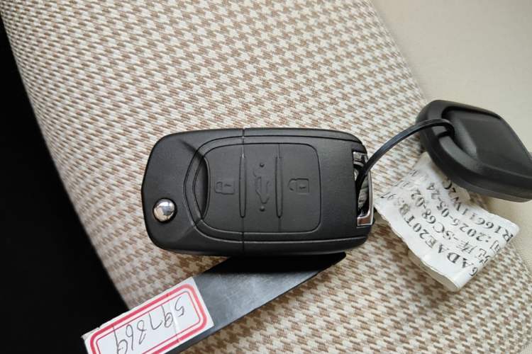 Used Wuling Hongguang MINIEV 2025 Four-Door Version Advanced Edition Vehicle Key