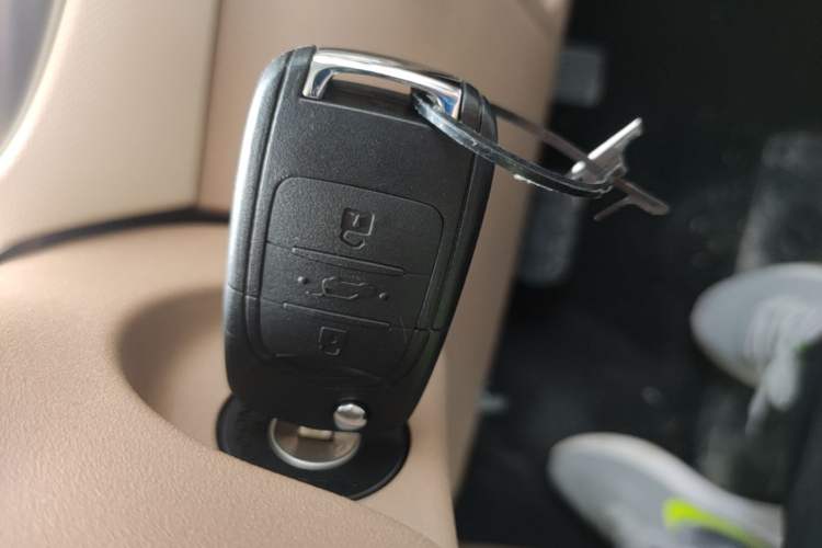Used Wuling Hongguang MINIEV 2025 Four-Door Version Advanced Edition Vehicle Key