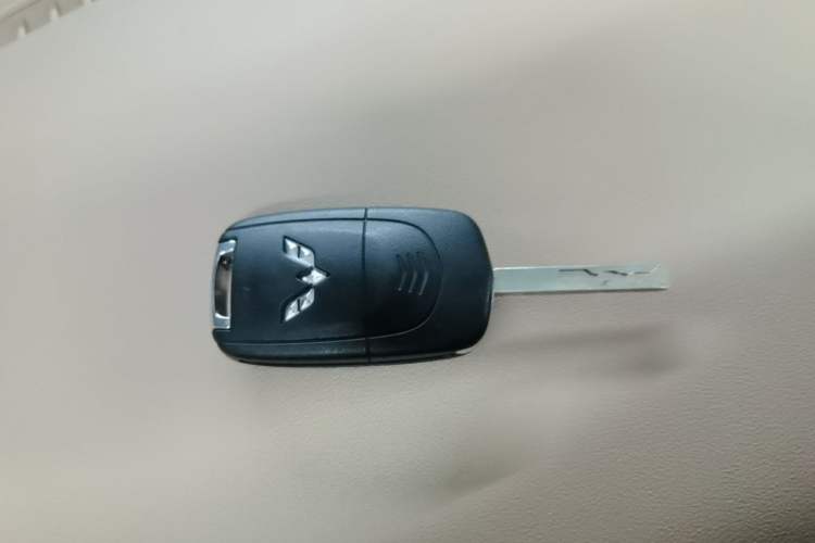 Used Wuling Hongguang MINIEV 2025 Four-Door Version Advanced Edition Vehicle Key