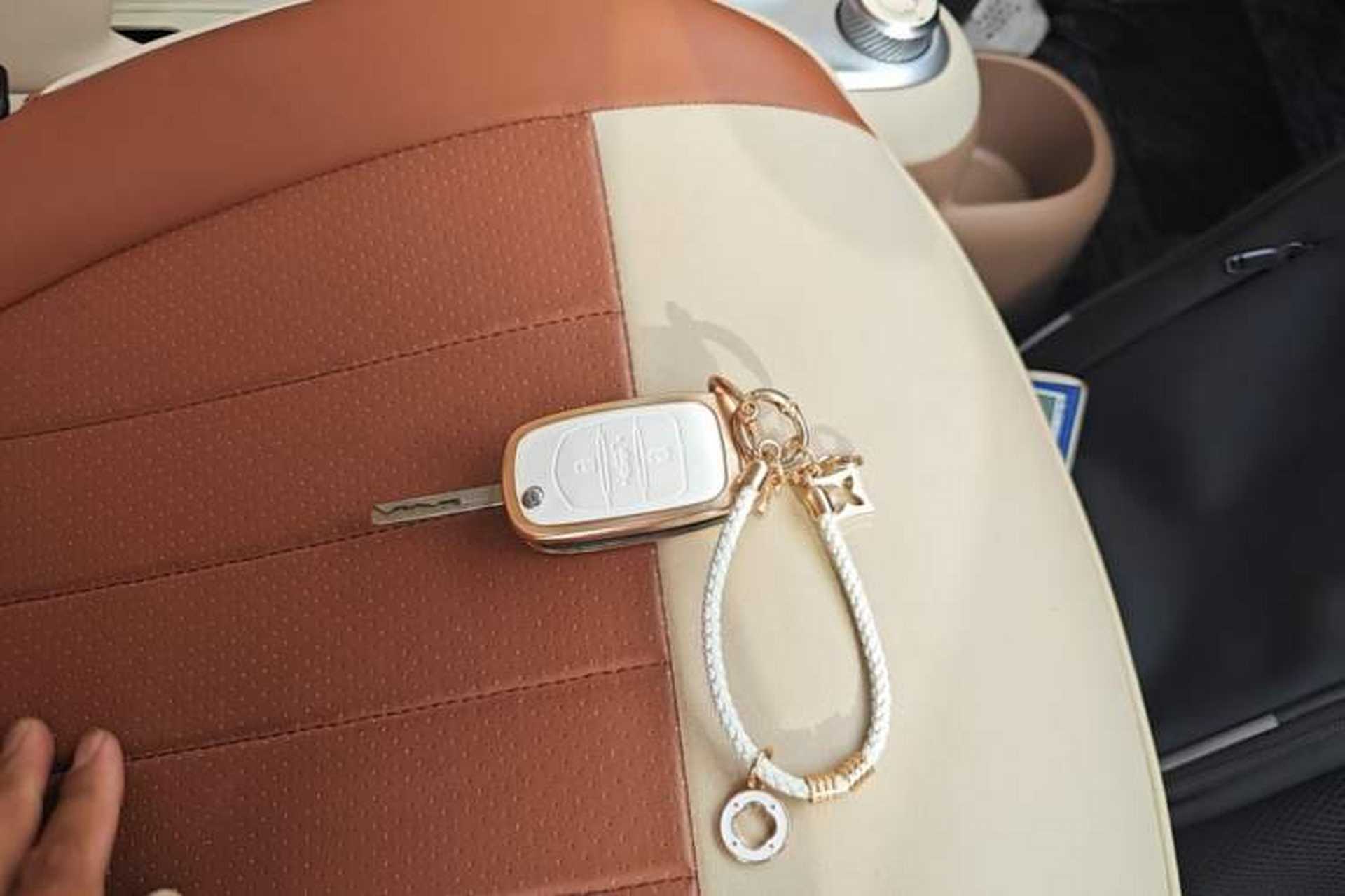 Used Wuling Hongguang MINIEV 2025 Four-Door Version Advanced Edition Vehicle Key