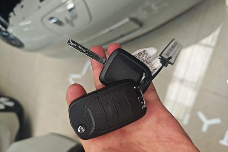 Used Wuling Hongguang MINIEV 2025 Four-Door Version Premium Edition Vehicle Key