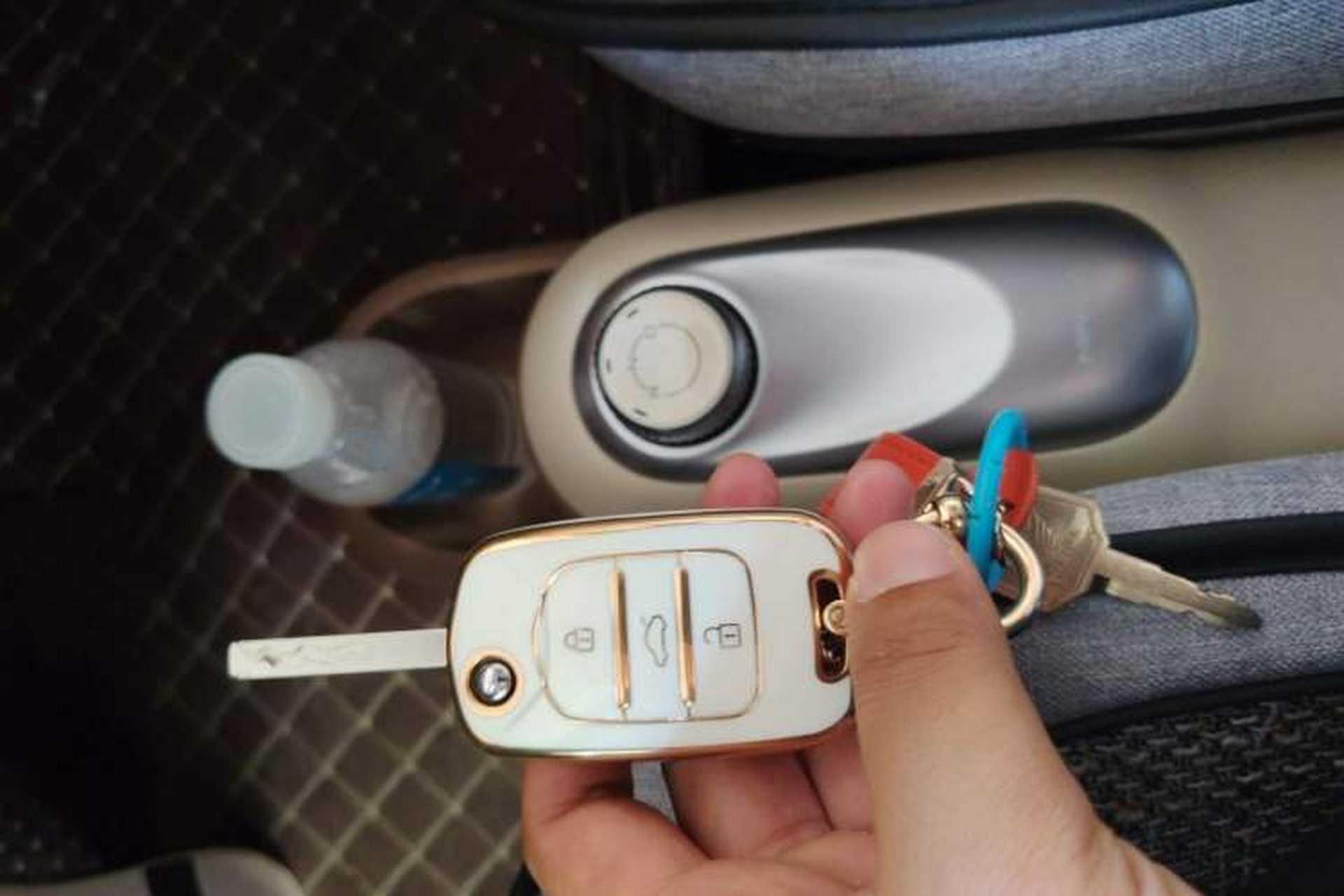 Used Wuling Hongguang MINIEV 2025 Four-Door Version Advanced Edition Vehicle Key