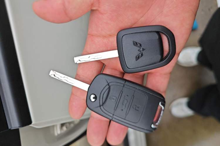 Used Wuling Hongguang MINIEV 2025 Four-Door Version Advanced Edition Vehicle Key