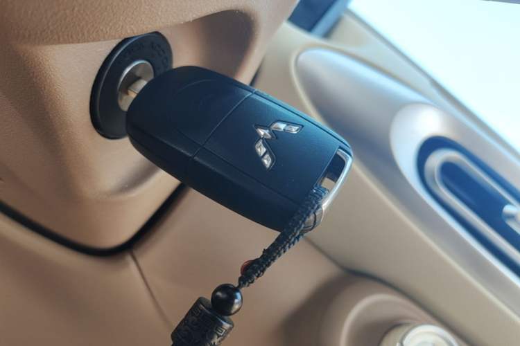 Used Wuling Hongguang MINIEV 2025 Four-Door Version Advanced Edition Vehicle Key