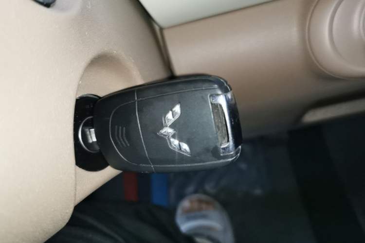 Used Wuling Hongguang MINIEV 2025 Four-Door Version Advanced Edition Vehicle Key