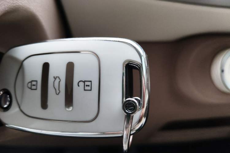 Used Wuling Hongguang MINIEV 2025 Four-Door Version Advanced Edition Vehicle Key