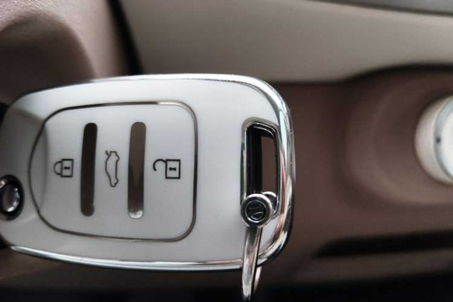 Used Wuling Hongguang MINIEV 2025 Four-Door Version Advanced Edition Vehicle Key