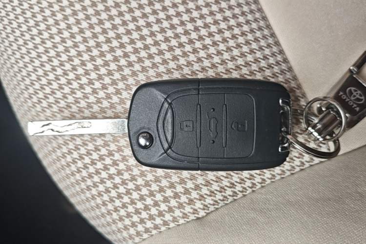 Used Wuling Hongguang MINIEV 2025 Four-Door Version Advanced Edition Vehicle Key