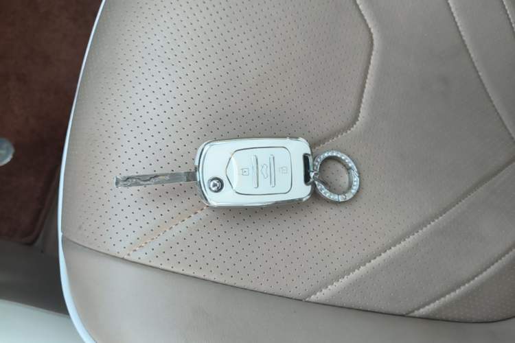 Used Wuling Hongguang MINIEV 2025 Four-Door Version Advanced Edition Vehicle Key
