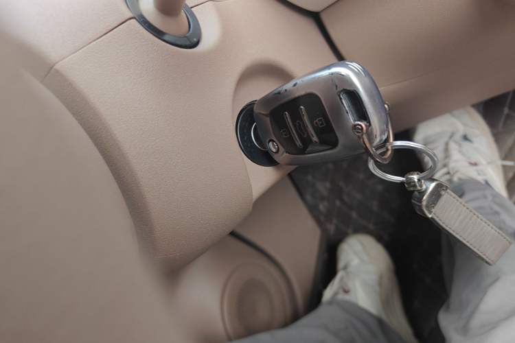 Used Wuling Hongguang MINIEV 2025 Four-Door Version Advanced Edition Vehicle Key
