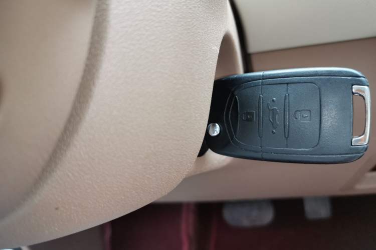 Used Wuling Hongguang MINIEV 2025 Four-Door Version Advanced Edition Vehicle Key