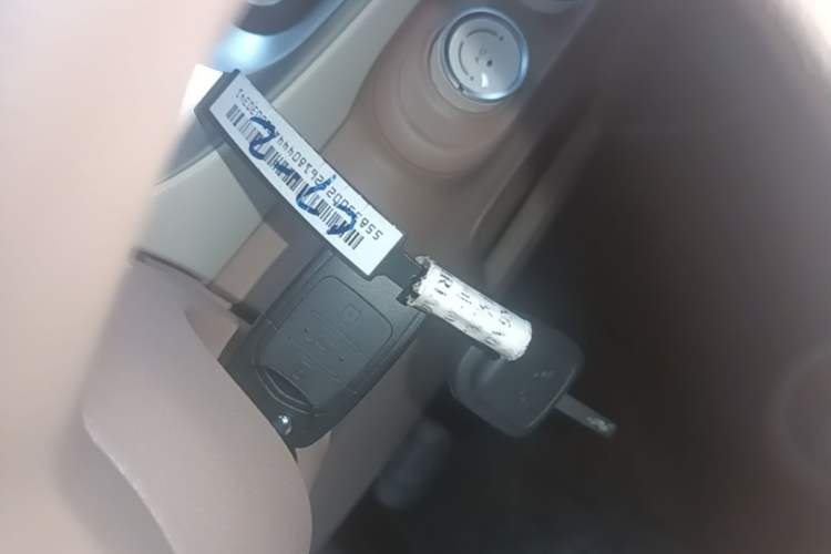 Used Wuling Hongguang MINIEV 2025 Four-Door Version Advanced Edition Vehicle Key