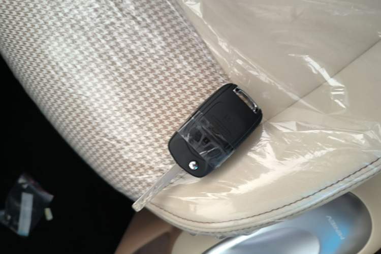 Used Wuling Hongguang MINIEV 2025 Four-Door Version Advanced Edition Vehicle Key