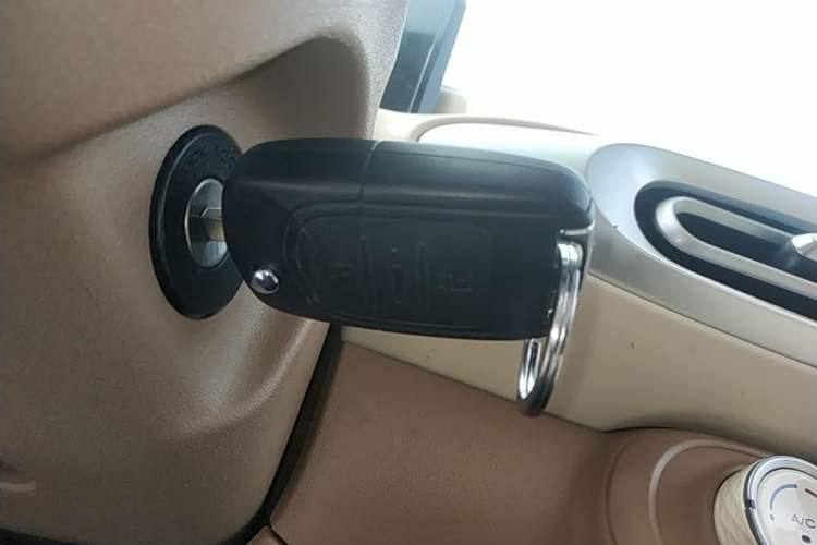 Used Wuling Hongguang MINIEV 2025 Four-Door Version Advanced Edition Vehicle Key