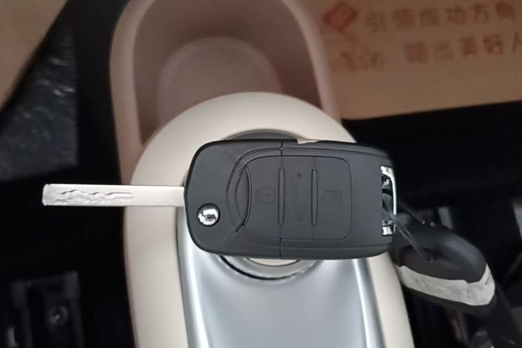 Used Wuling Hongguang MINIEV 2025 Four-Door Version Advanced Edition Vehicle Key