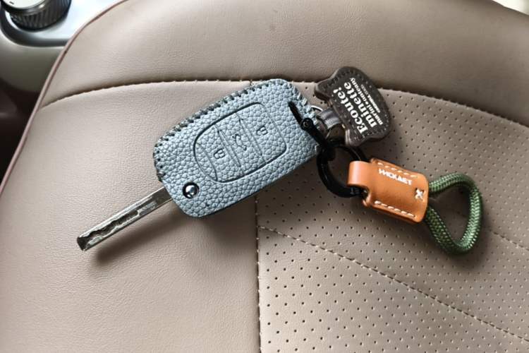Used Wuling Hongguang MINIEV 2025 Four-Door Version Advanced Edition Vehicle Key