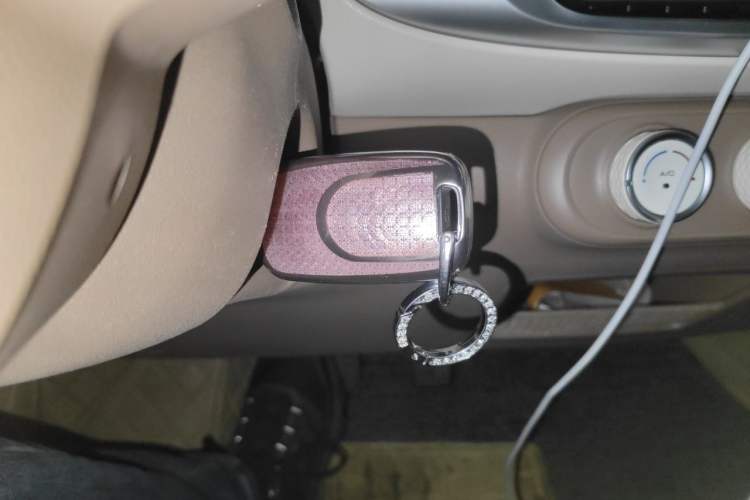 Used Wuling Hongguang MINIEV 2025 Four-Door Version Advanced Edition Vehicle Key