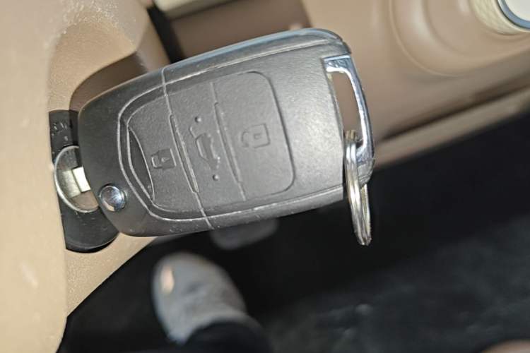 Used Wuling Hongguang MINIEV 2025 Four-Door Version Advanced Edition Vehicle Key