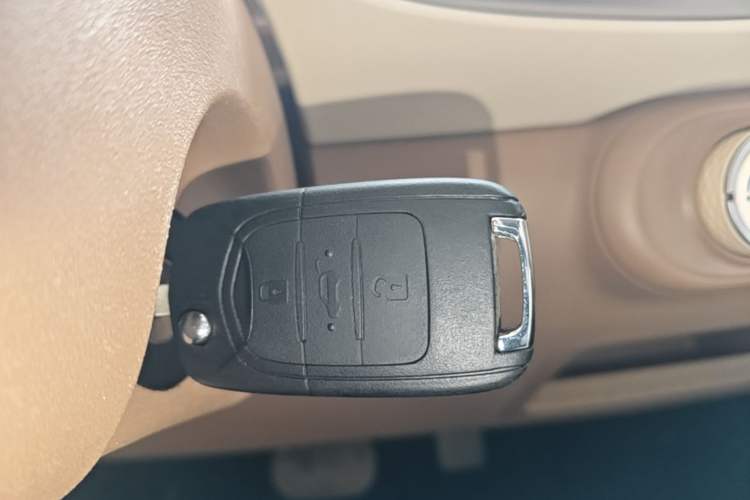 Used Wuling Hongguang MINIEV 2025 Four-Door Version Advanced Edition Vehicle Key