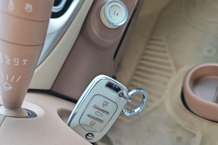 Used Wuling Hongguang MINIEV 2025 Four-Door Version Advanced Edition Vehicle Key